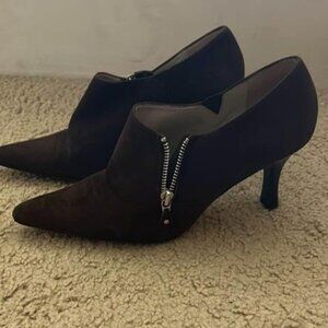 Unisa brown pointed heels size 9.5